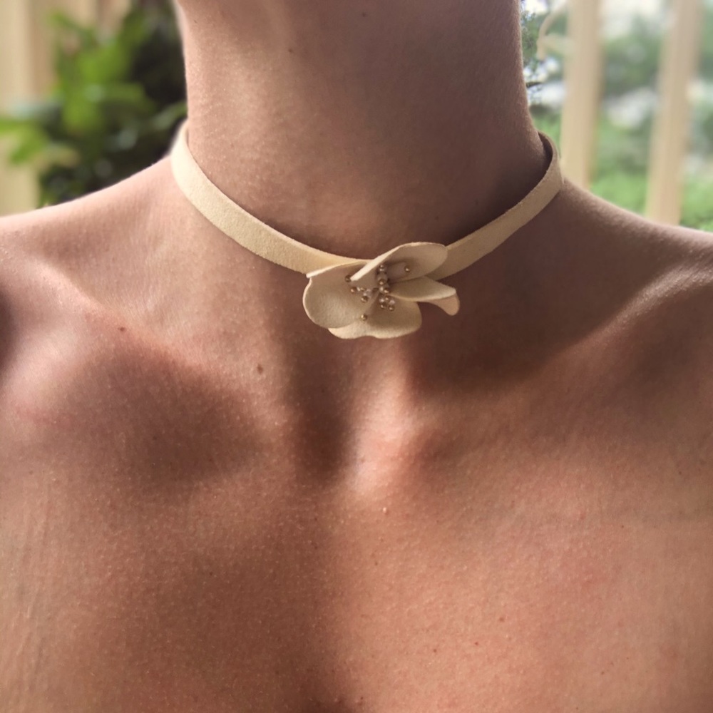 Y2K flower choker necklace